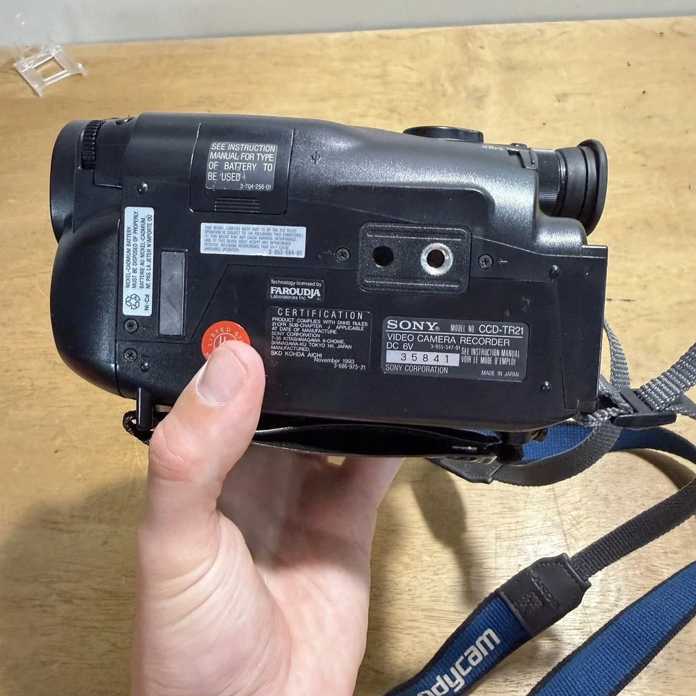 Sony CCD-TR21 Video8 Handycam Camcorder 10x Zoom Video Camera Y2K Black